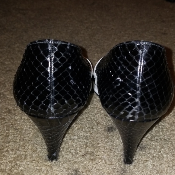 Bruno Magli - Picture 5 of 8